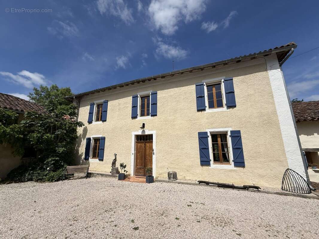 Maison à SEISSAN