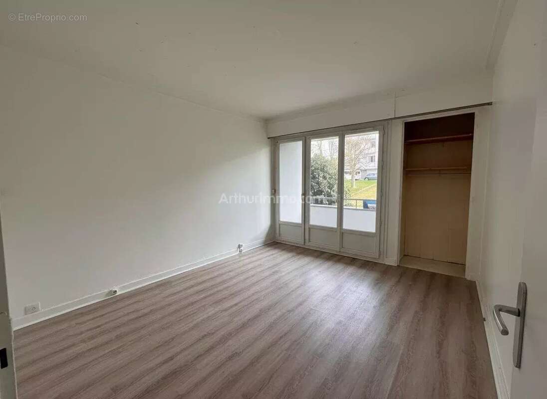 Appartement à SAINT-FARGEAU-PONTHIERRY