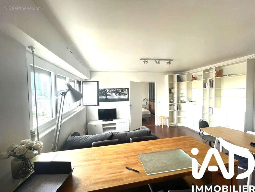 Photo 3 - Appartement à COURBEVOIE