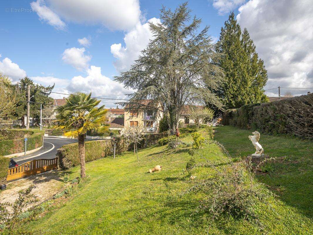 Maison à COULOUNIEIX-CHAMIERS