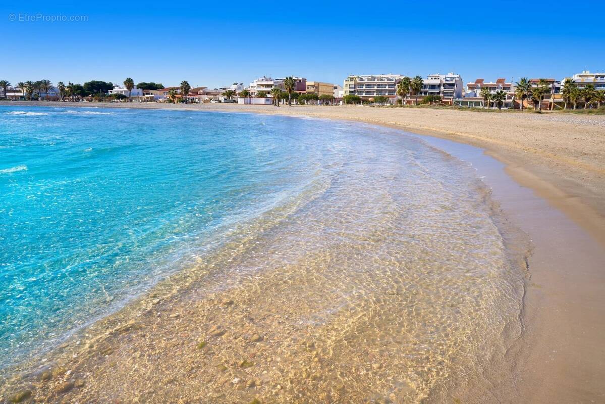 Commerce à LE MONASTERE