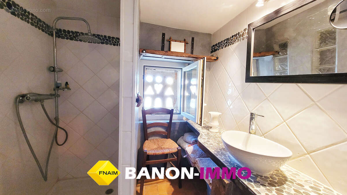 Maison à REVEST-DU-BION