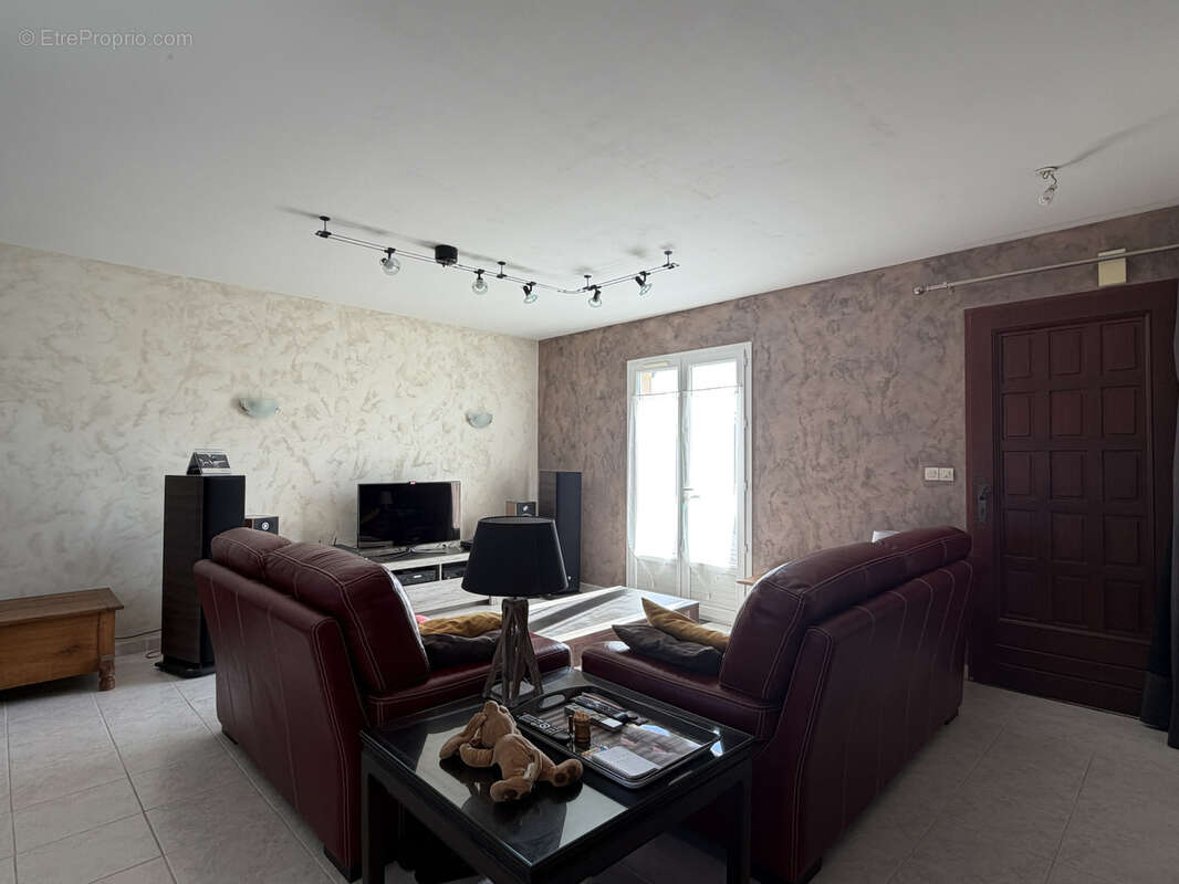 Maison à MONTAMISE