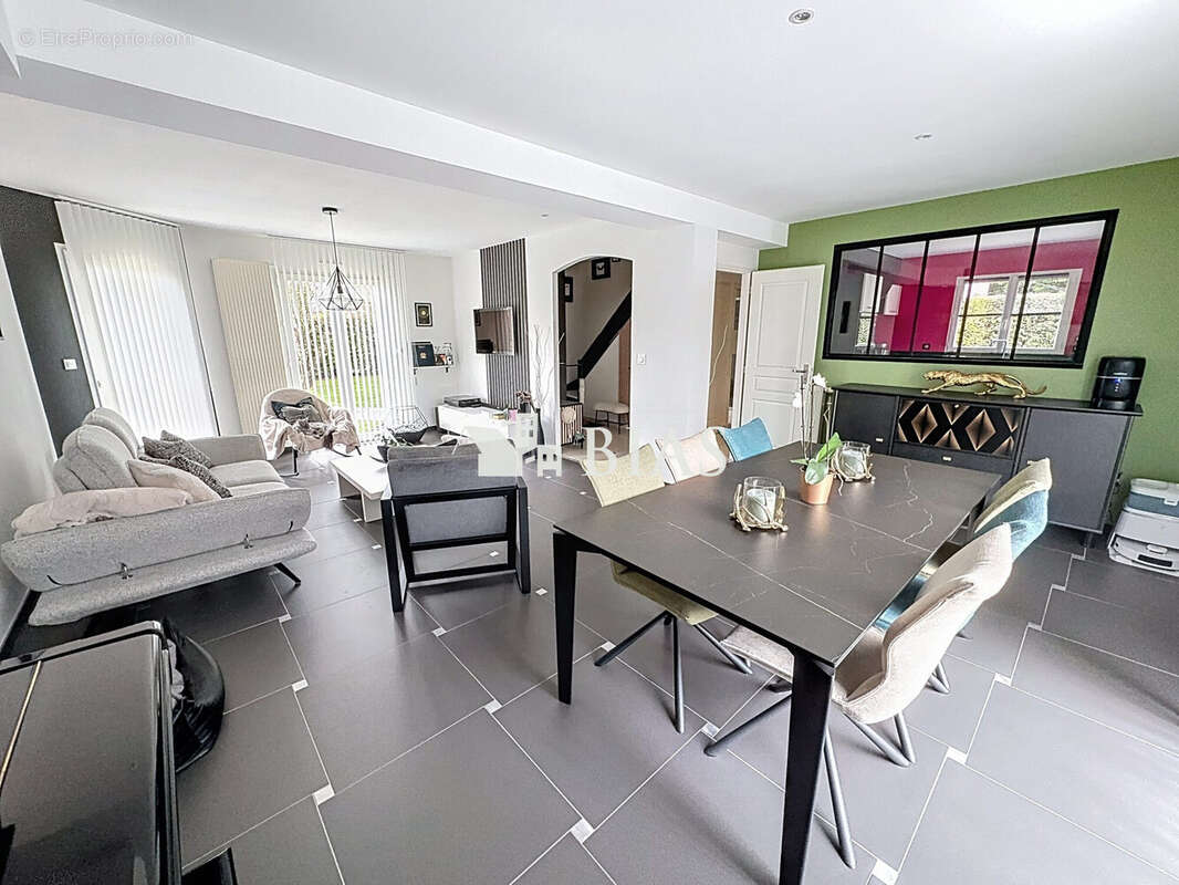 Maison à BOURG-ACHARD