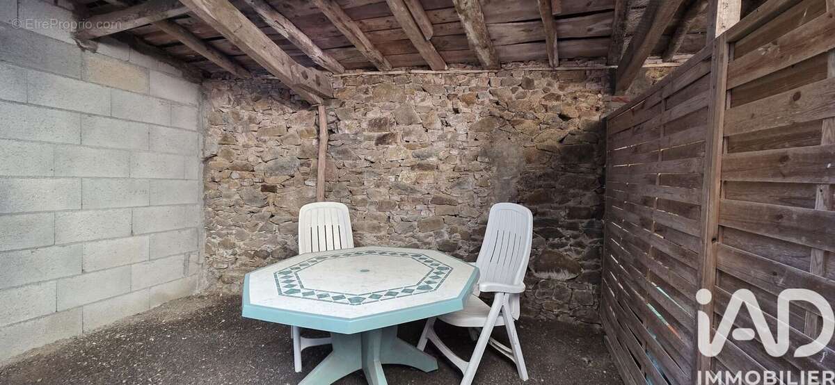 Photo 3 - Maison à SAINT-PIERRE-DES-ECHAUBROGNES