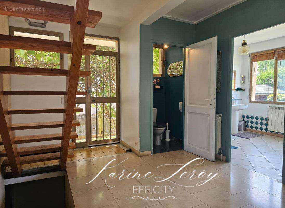 Maison 140 m² à Fosses  - photo 4