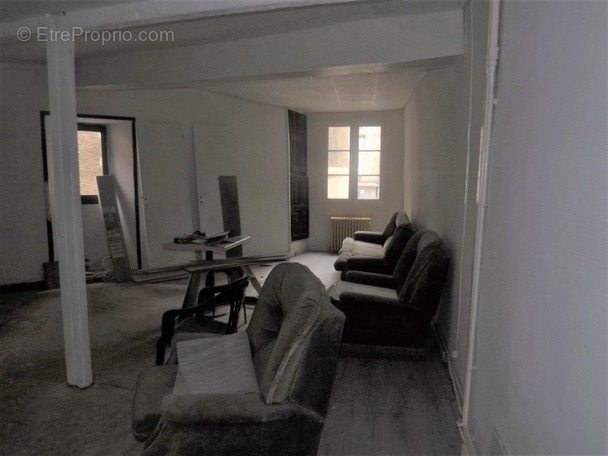 Commerce à CONFOLENS