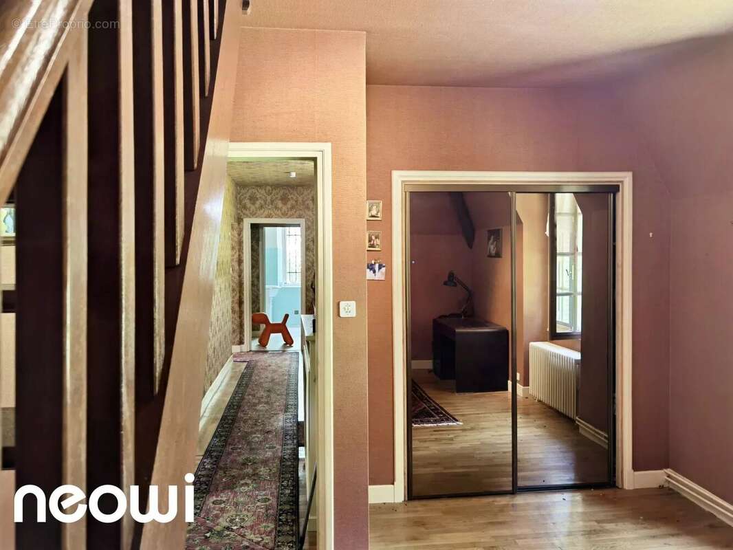 Maison à VIC-SUR-CERE