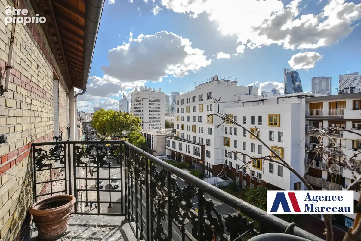 Appartement à COURBEVOIE