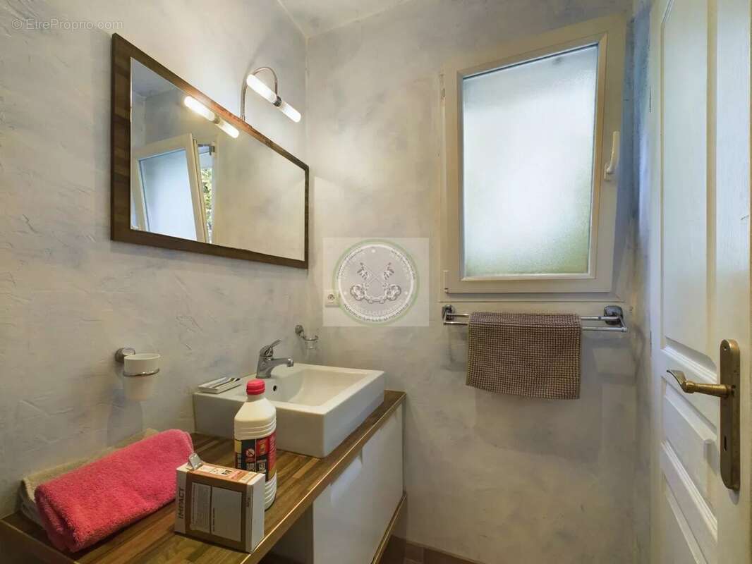 Maison à ROQUEBRUNE-SUR-ARGENS