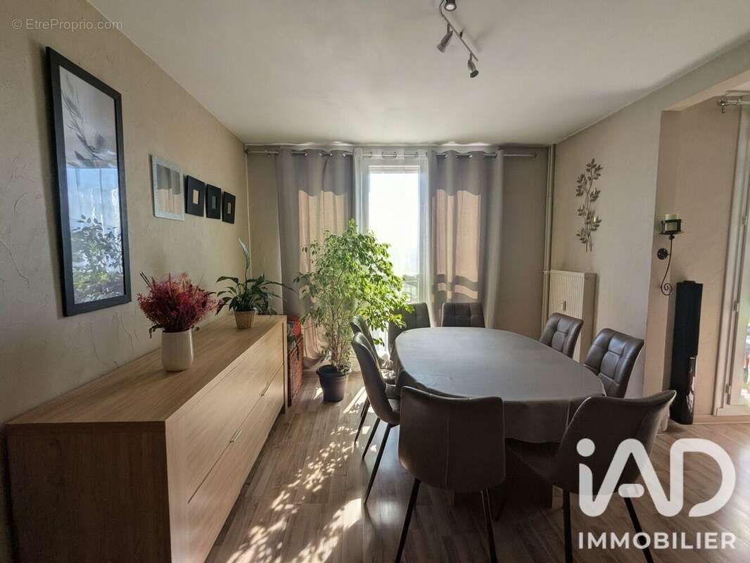 Appartement 60 m² à Villars  - photo 2