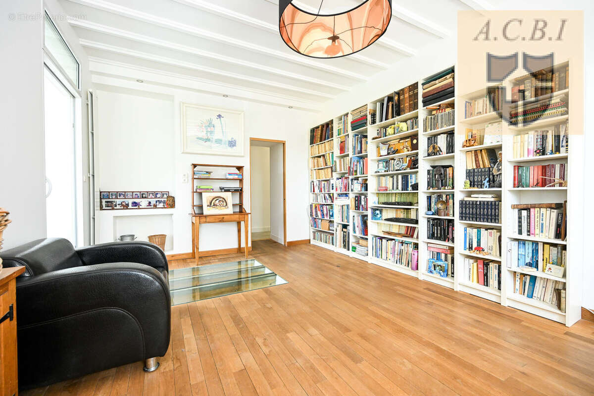 Très belle propriété dans un cadre exceptionnel avec piscine, vue panoramique et bord de Loir - photo 11