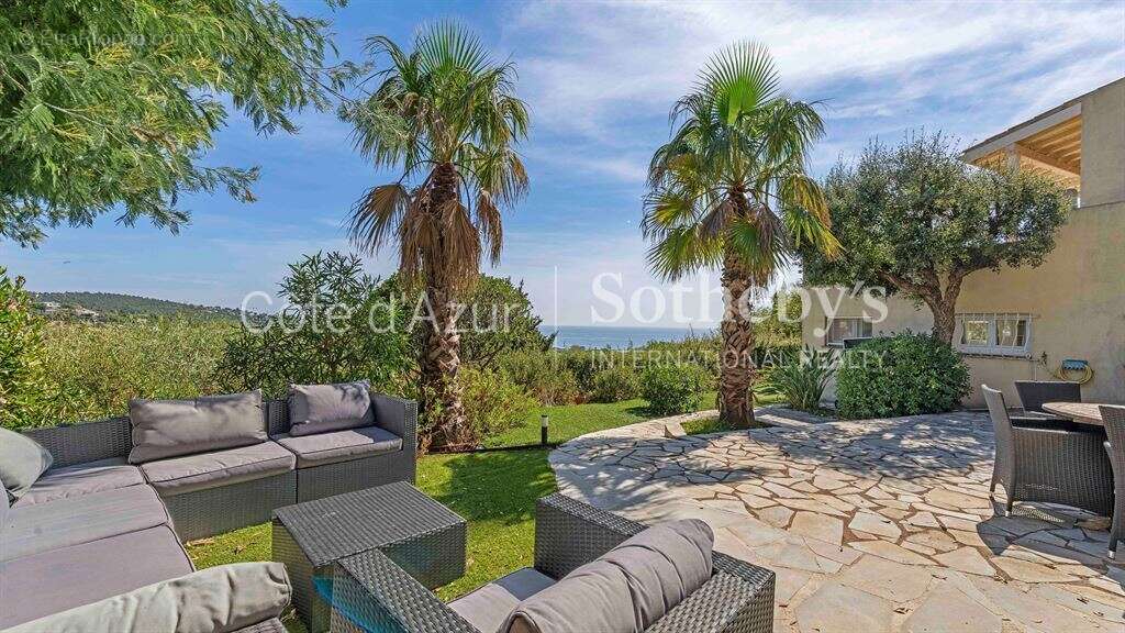 Maison à LES ISSAMBRES