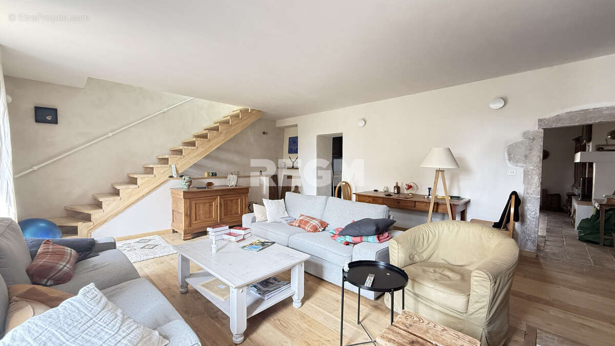 Maison à LE POMPIDOU