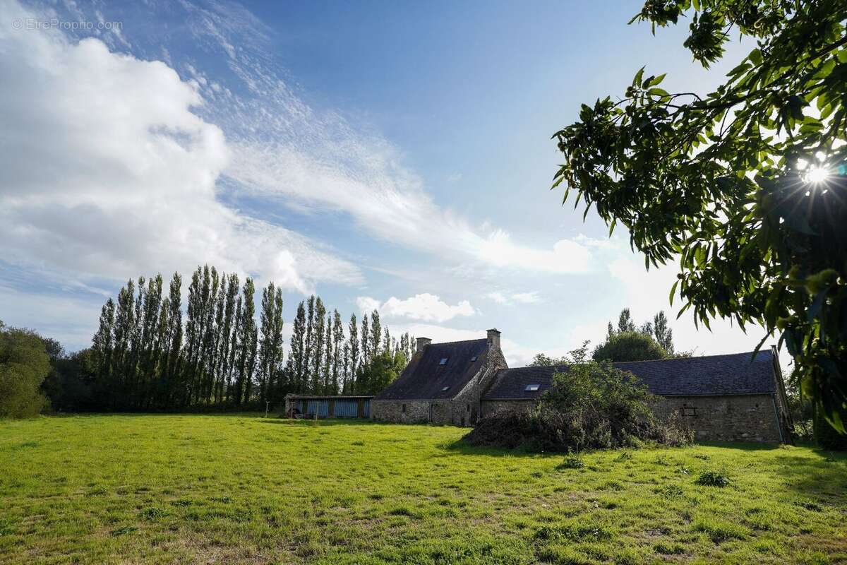 Propriété de caractère en Bretagne avec grand gîte, piscine et 1,6 hectare  résidence principale et potentiel de revenus près d - photo 28