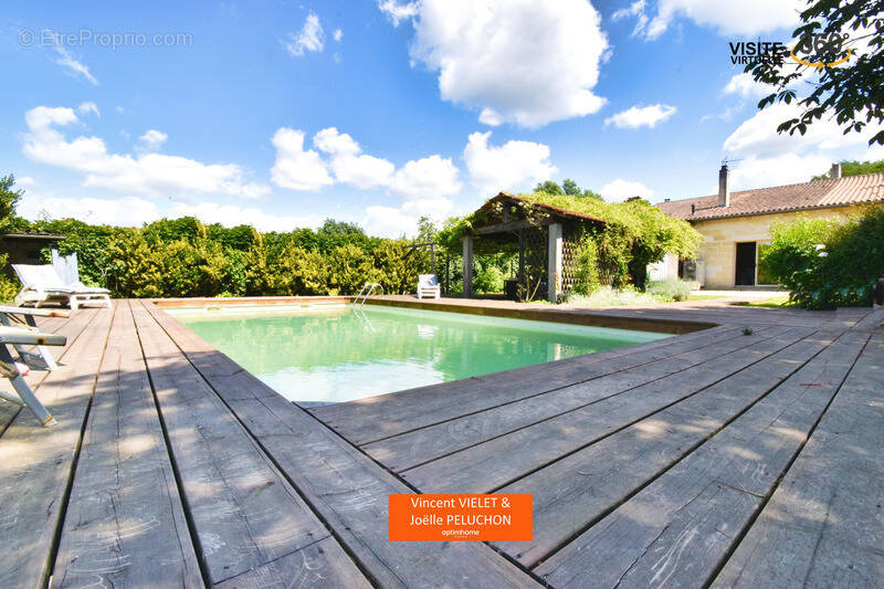 Maison à AMBARES-ET-LAGRAVE