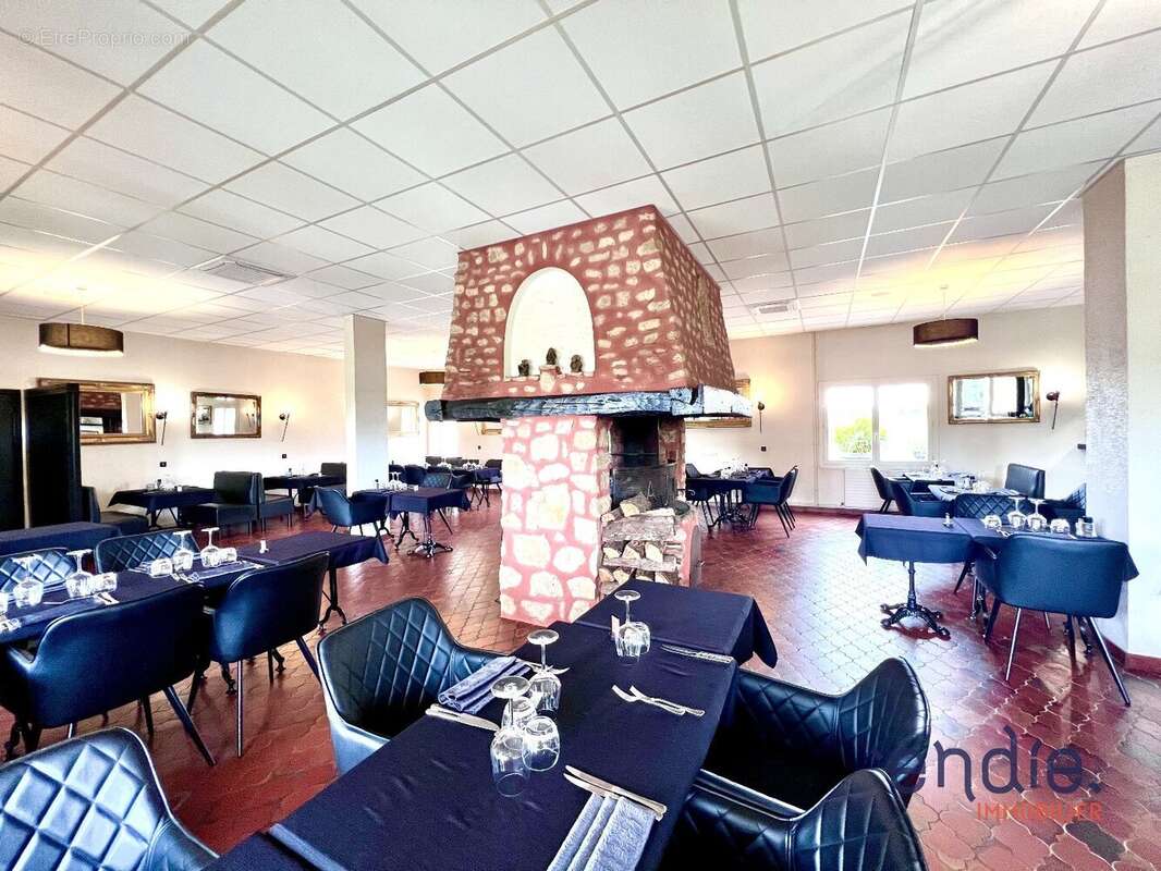 Commerce à NIEUIL-L&#039;ESPOIR