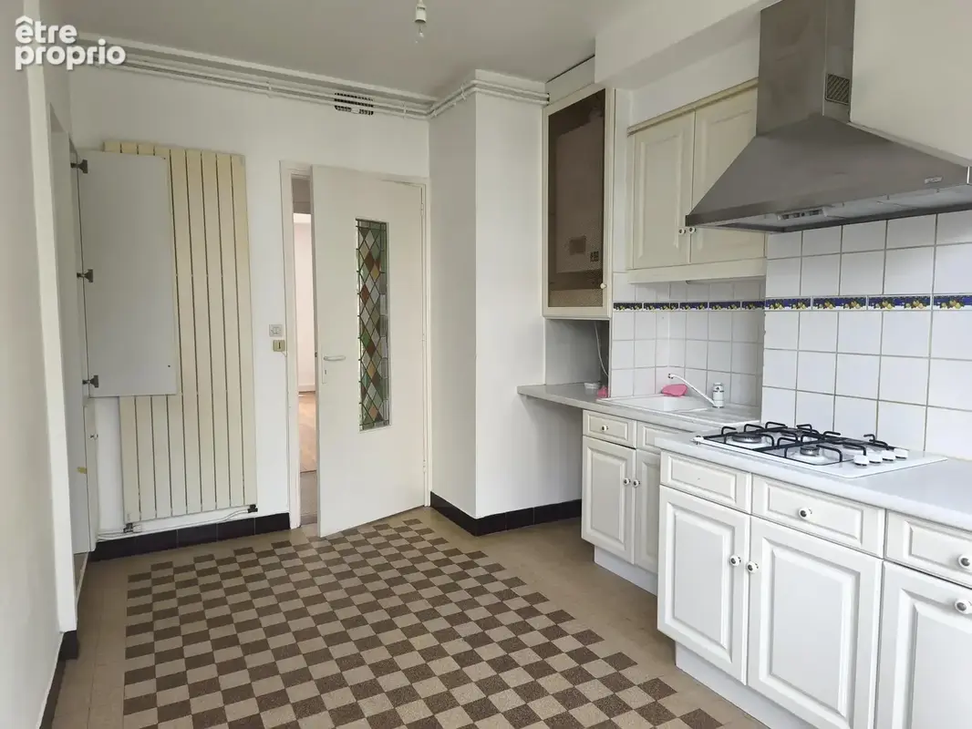 Cauderan centre - t3 de charme avec 2 balcons parking et cave - photo 8