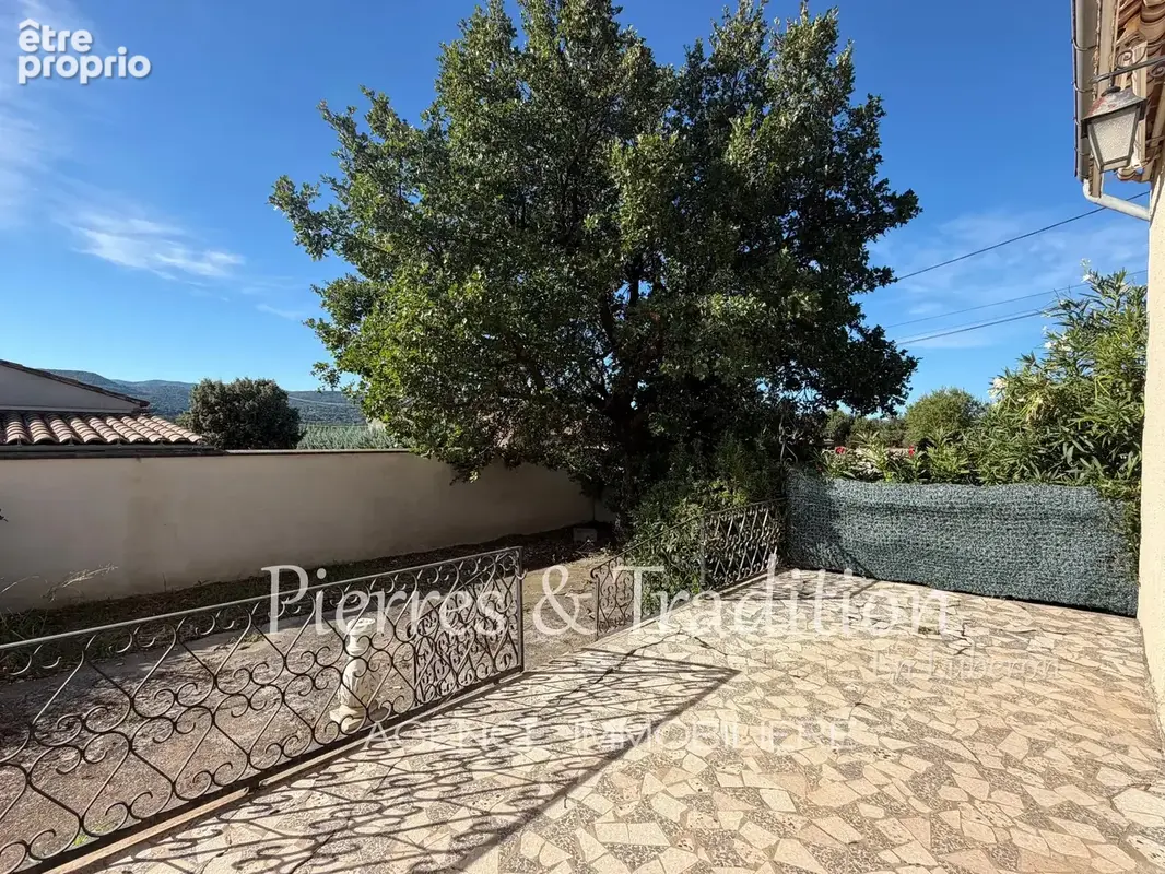 Gargas, maison individuelle de plain-pied avec jardin, terrasse et dépendance - photo 2