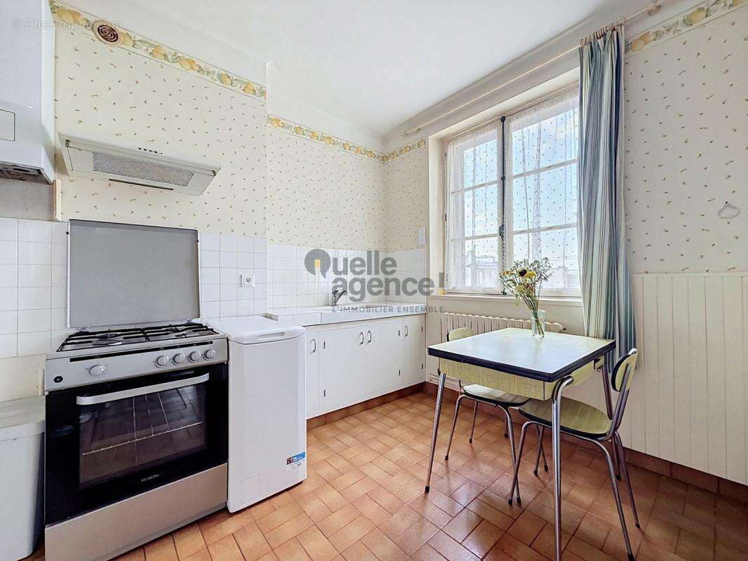 BREST HYPER-CENTRE – Appartement de caractère de 92 m² avec caves et jardin partagé - photo 4