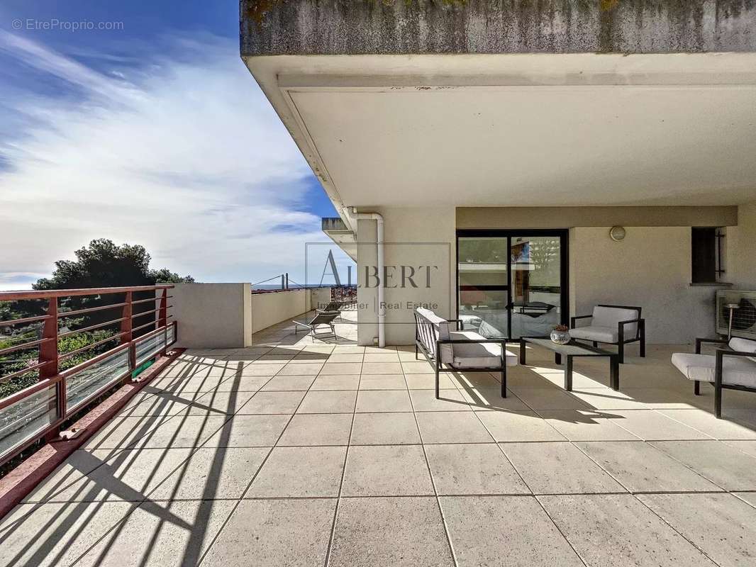 Appartement à LE CANNET