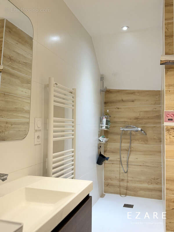 Salle d'eau  - Appartement à BEAUNE
