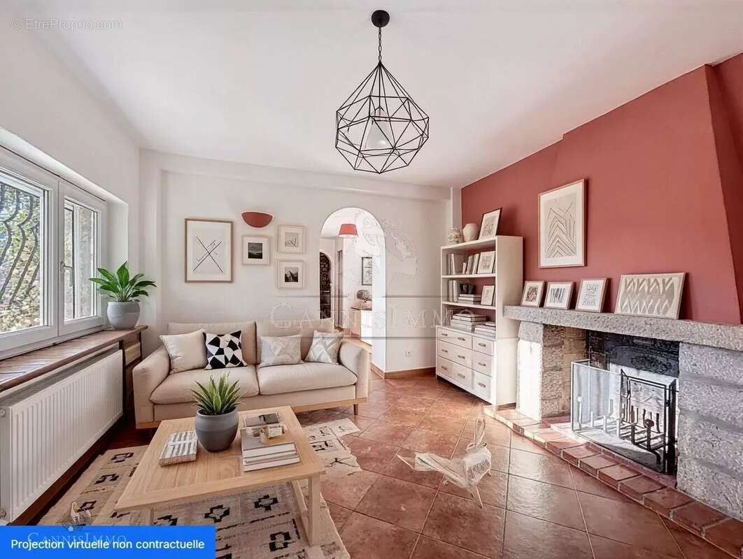 Maison à TOURRETTES-SUR-LOUP