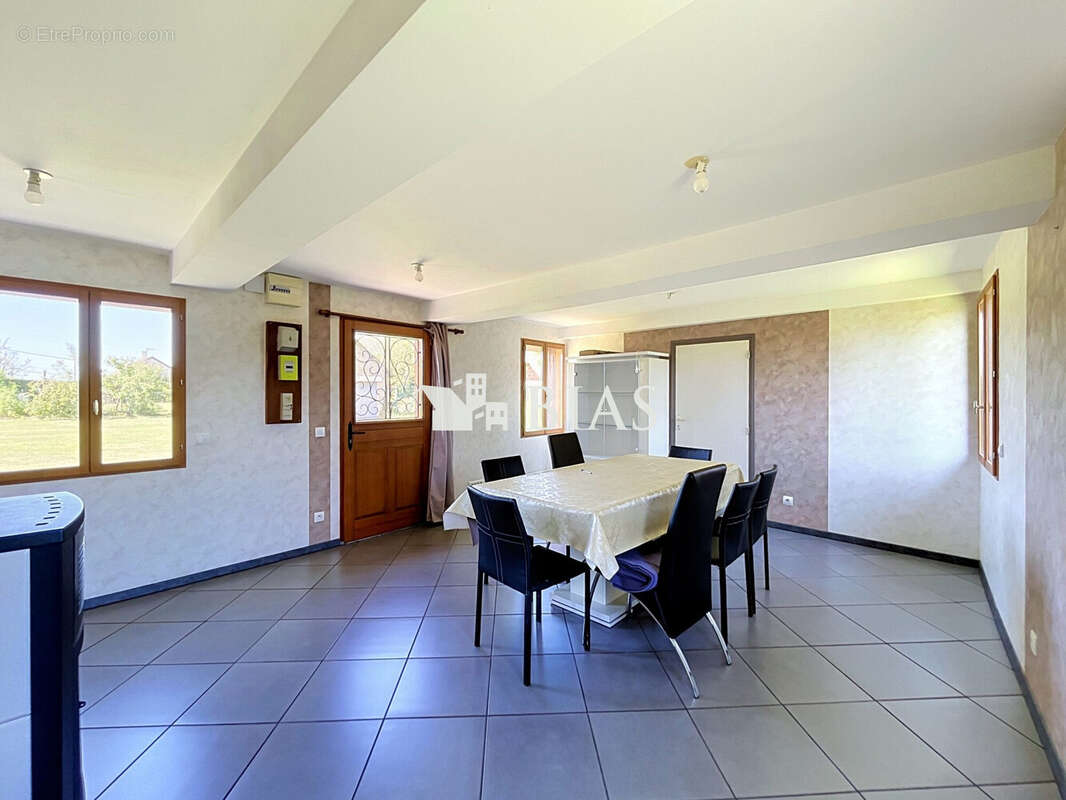 Maison 84 m² à Harcourt  - photo 6