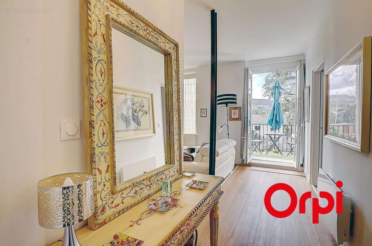 Appartement à NEUVILLE-SUR-SAONE