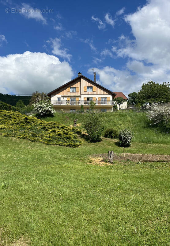 Maison à MONTGESOYE