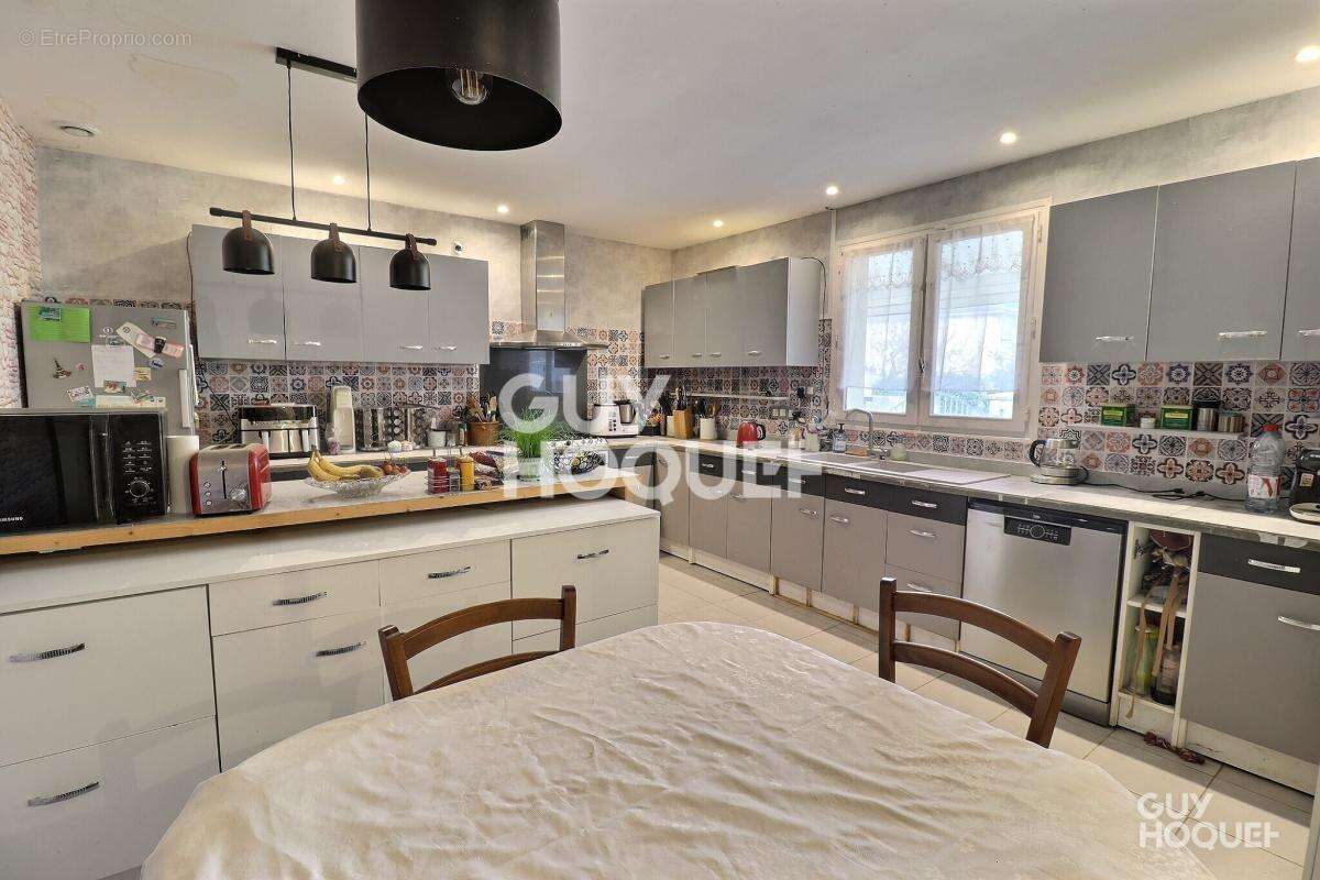 Maison à SAINT-GEORGES-DU-BOIS