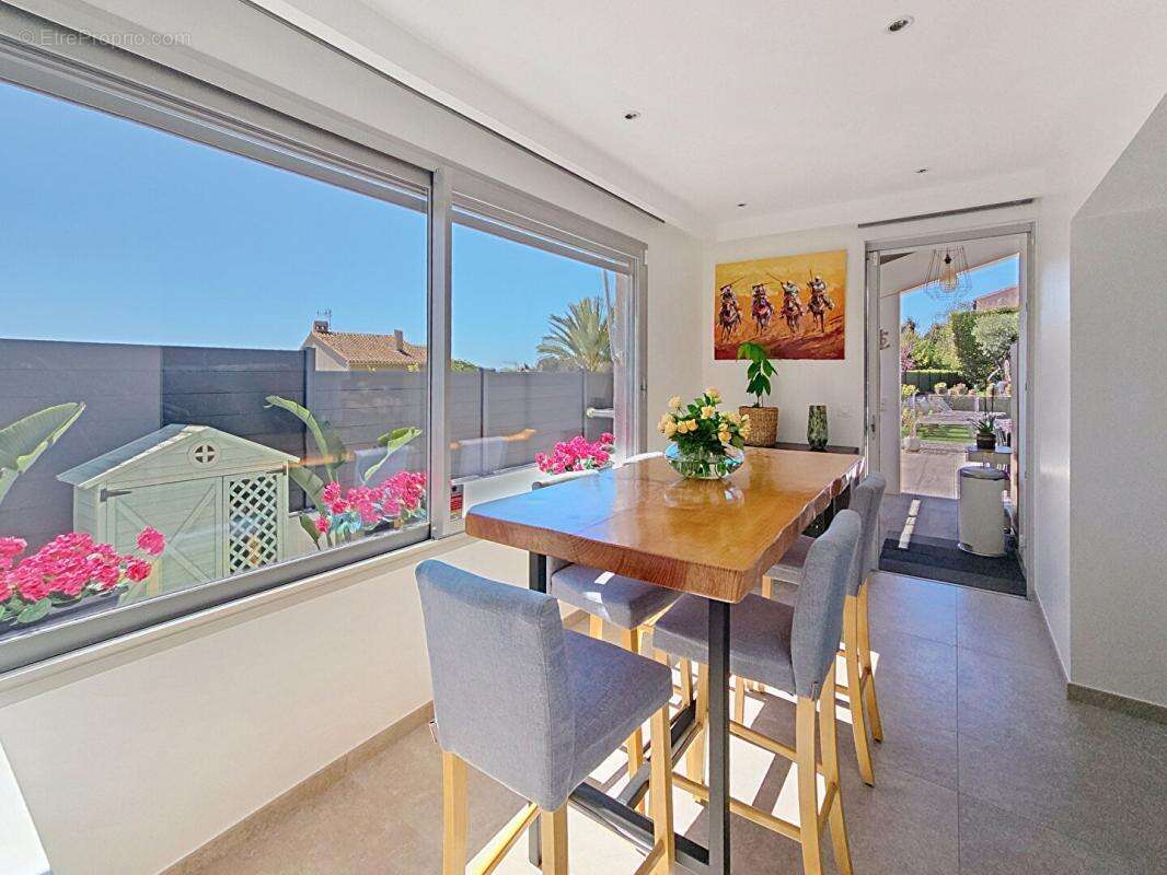 Maison à SIX-FOURS-LES-PLAGES