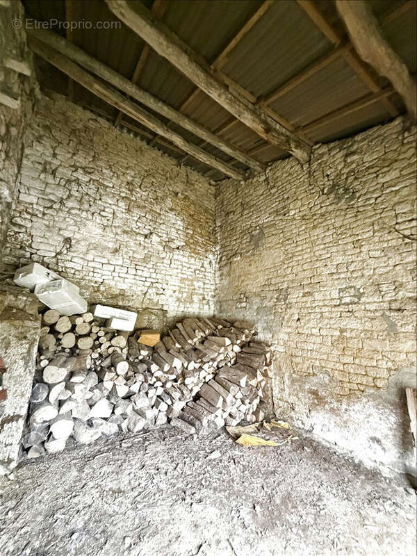 Parking à PETIT-FAILLY