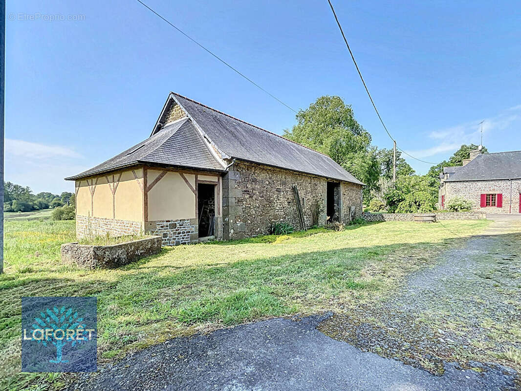 Maison à LOUVIGNE-DU-DESERT