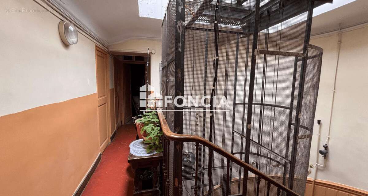 Appartement à MARSEILLE-1E