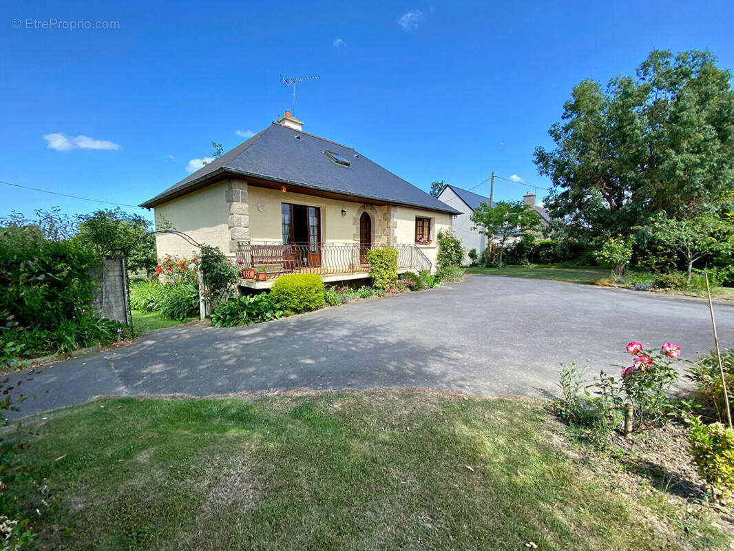 Maison à ROZ-LANDRIEUX