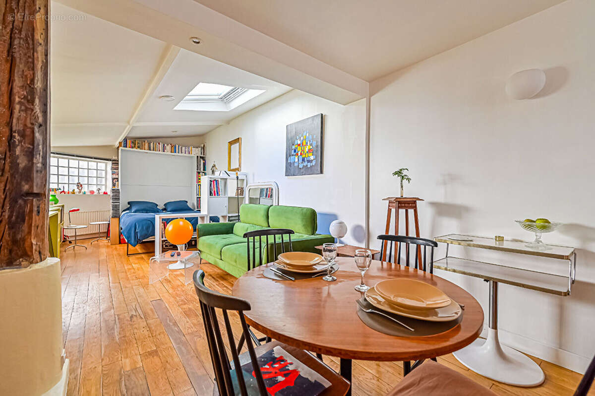 Appartement à PARIS-10E