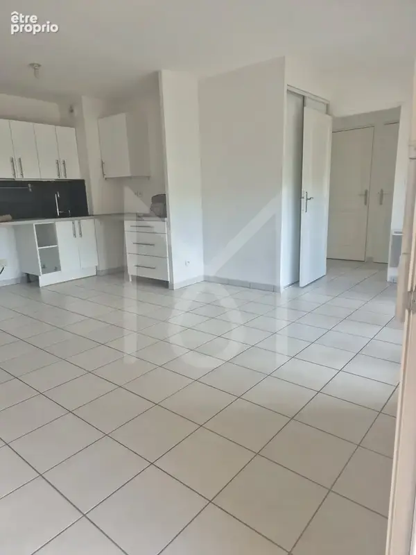 APPARTEMENT T3 + Garage fermé è1 parking privé dans la résidence - photo 5