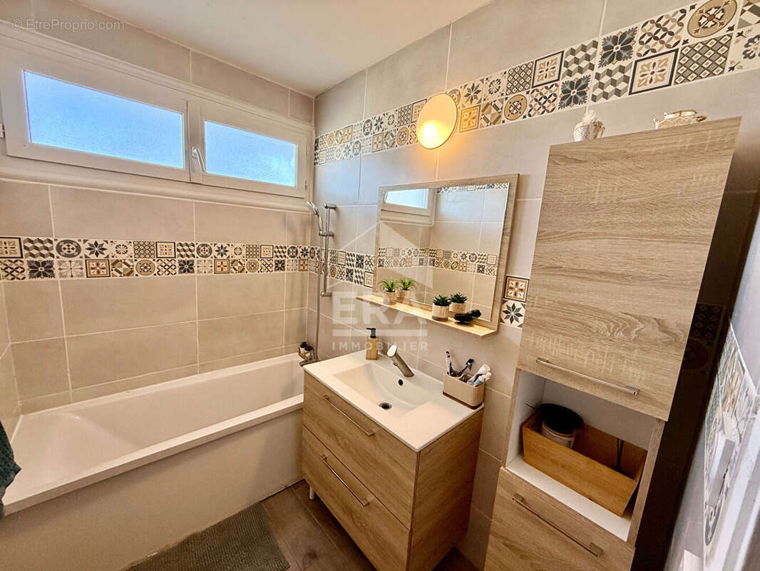 Appartement à SEPTEMES-LES-VALLONS