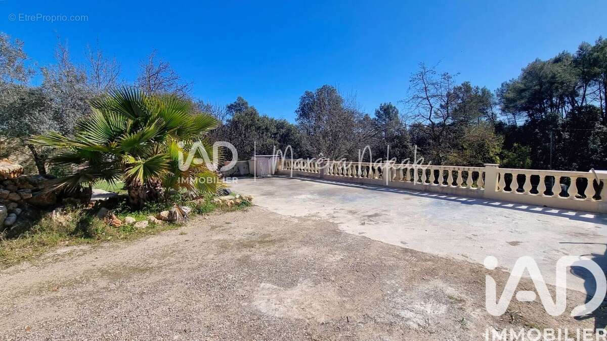 Maison 154 m² à Trans-En-Provence  - photo 4