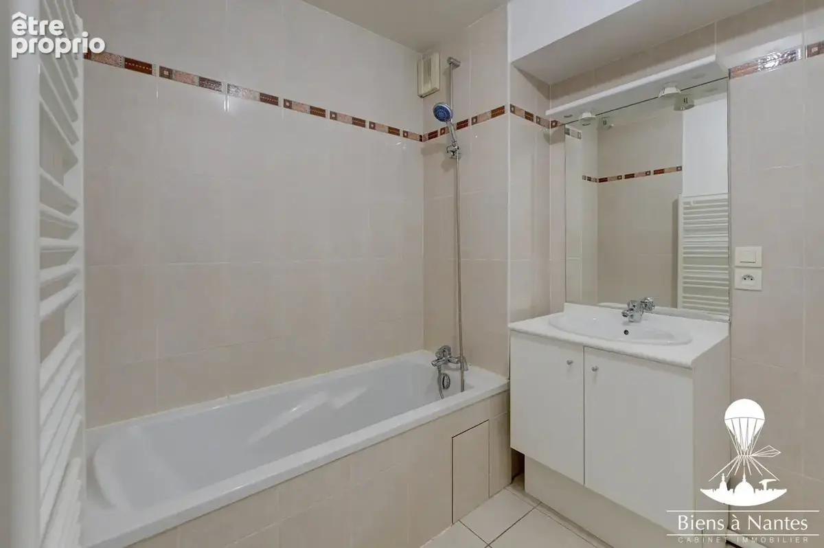 Appartement T5  90m2, garage 30 m2 et ascenseur - photo 9