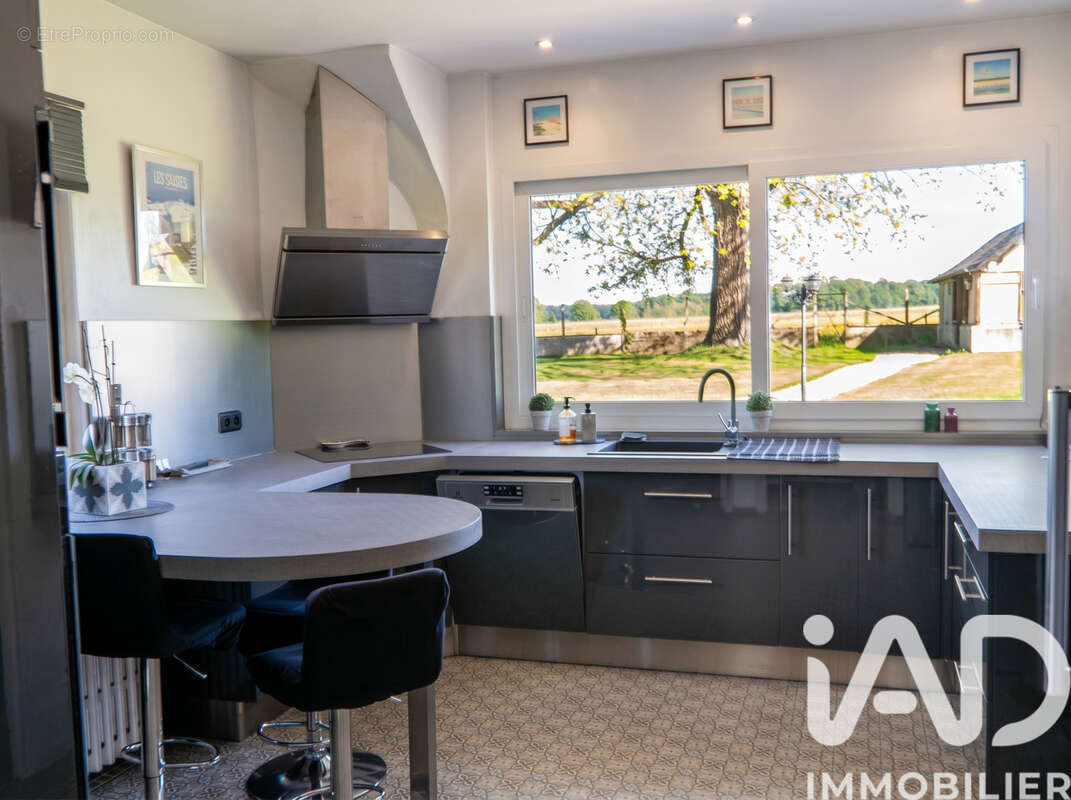 Maison 185 m² à Morgny  - photo 4