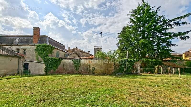 Maison à SAUVETERRE-DE-BEARN