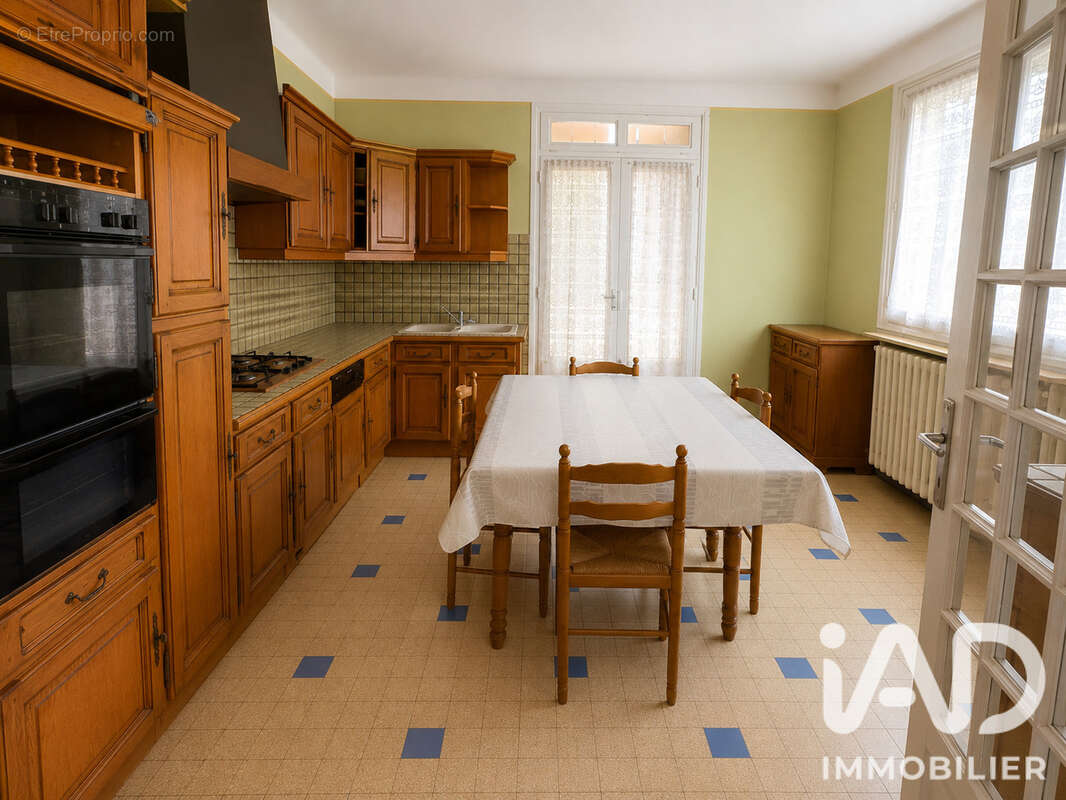 Maison 137 m² à Saint-Sernin  - photo 8
