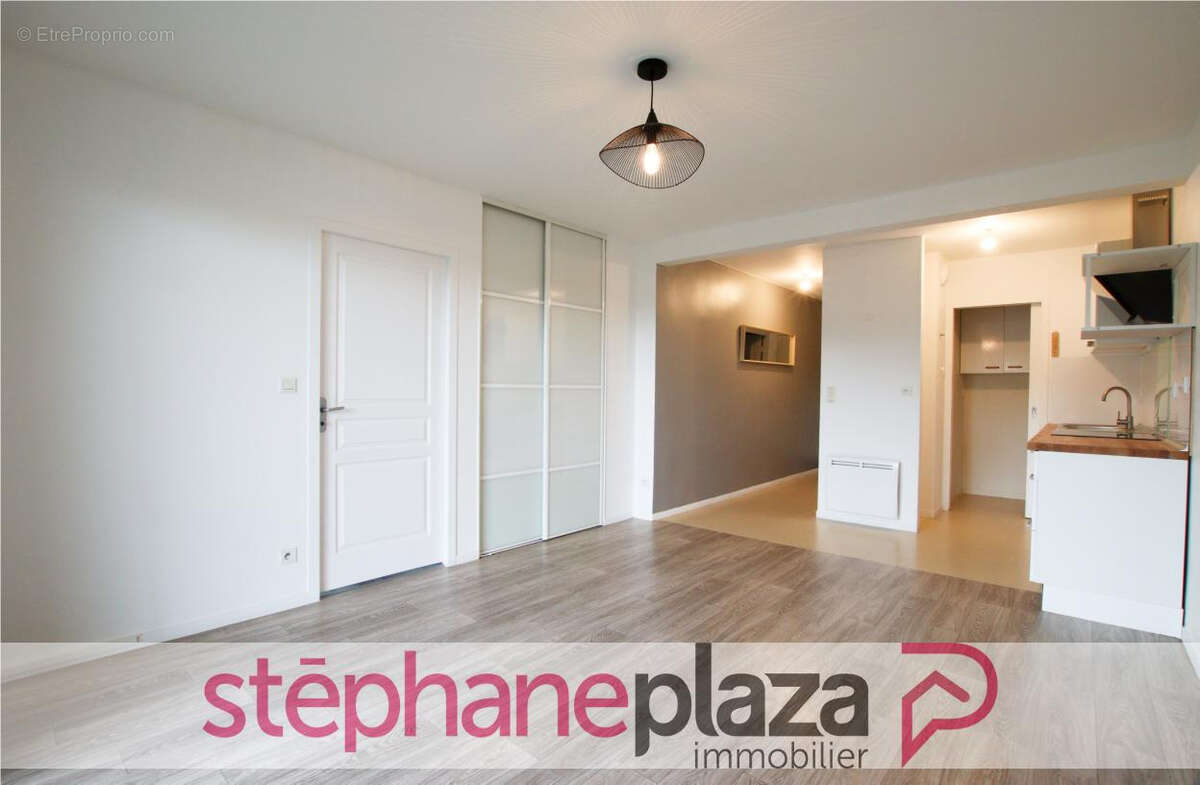 Appartement à DOMAGNE