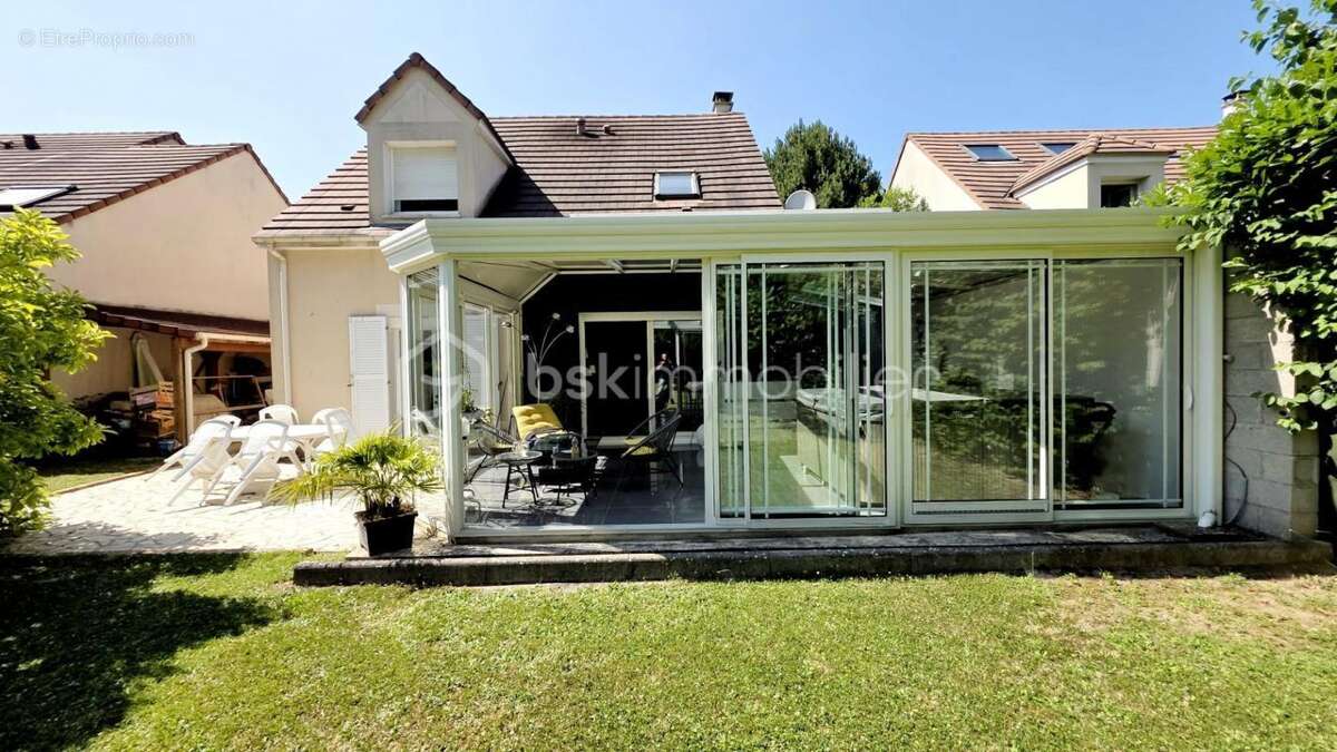 Maison à SAINT-PIERRE-DU-PERRAY