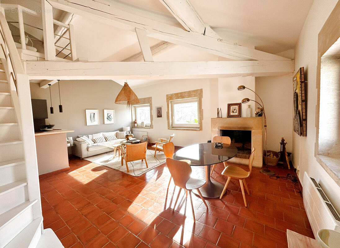 Appartement à MARSEILLE-1E