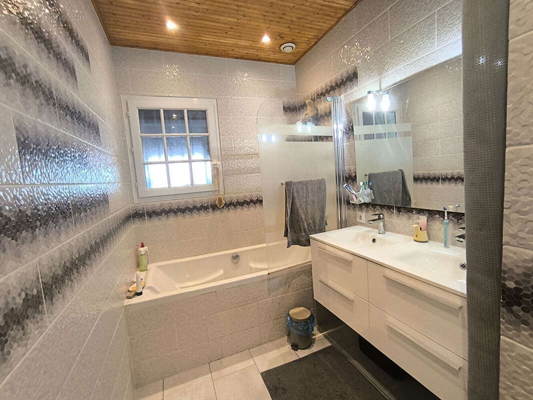 Maison à COMMEQUIERS