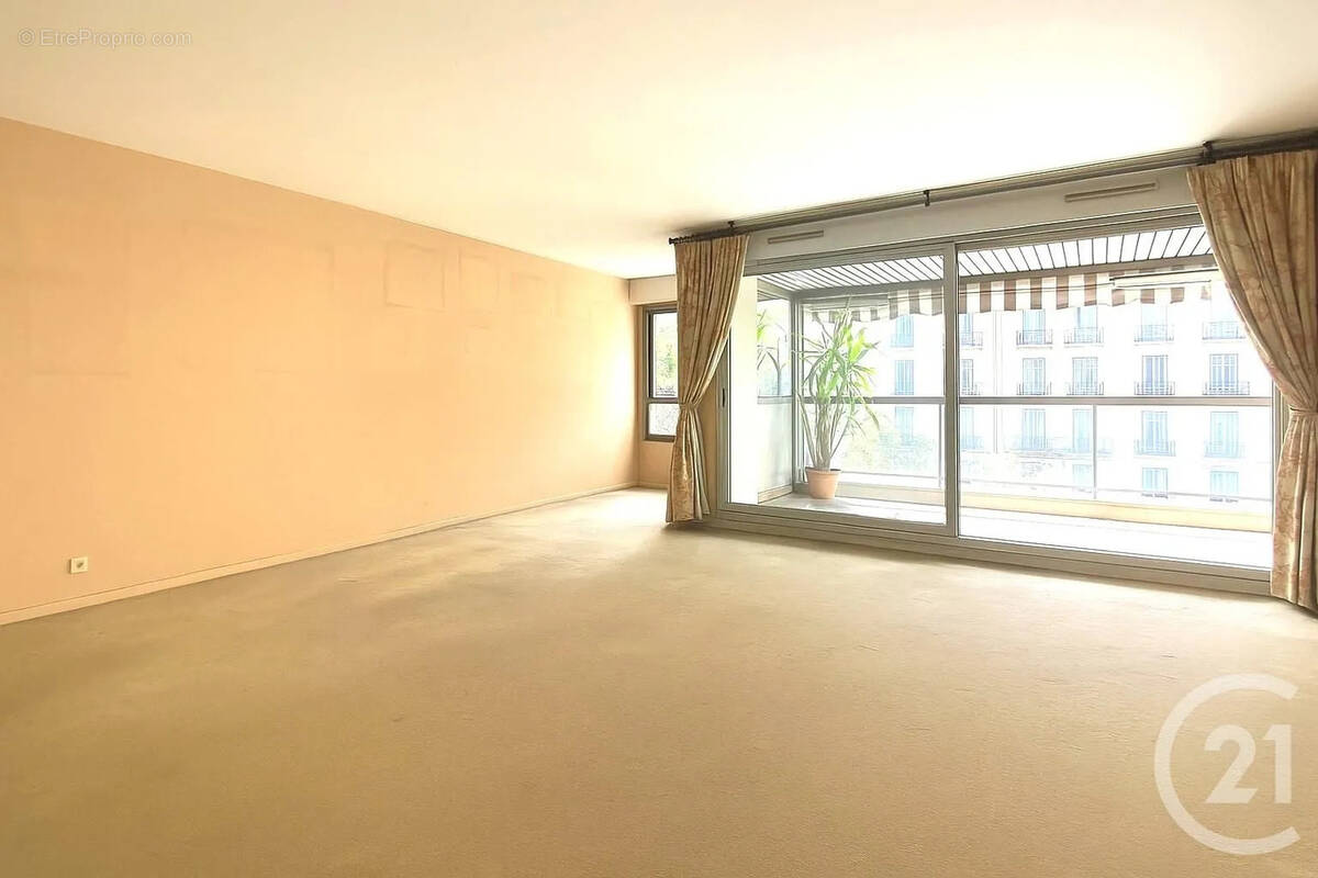Appartement à NEUILLY-SUR-SEINE