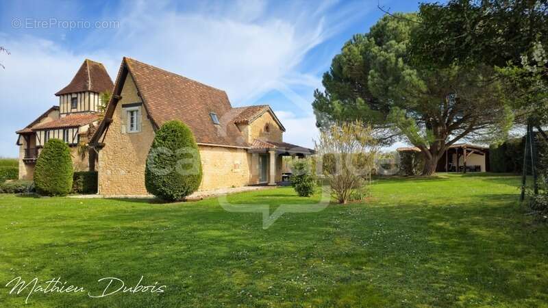 Domaine de caractère du XVIIᵉ siècle rénové - Propriété de charme avec piscine et parc arboré - Entre Périgueux et Bergerac - photo 4